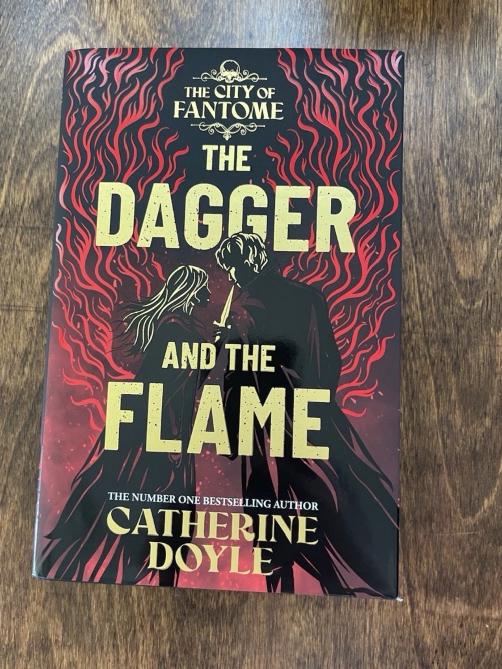 Catherine Doyle - The Dagger and The Flame Fairyloot Edition